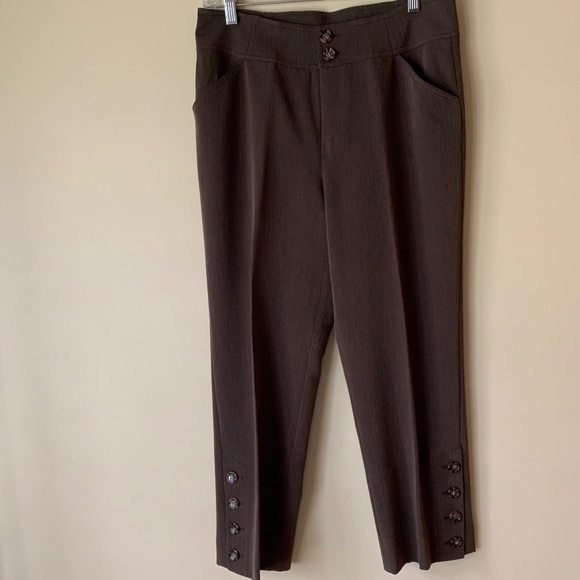 Dress Pants Size 8 with Decorative Buttons NWOT - Picture 10 of 12